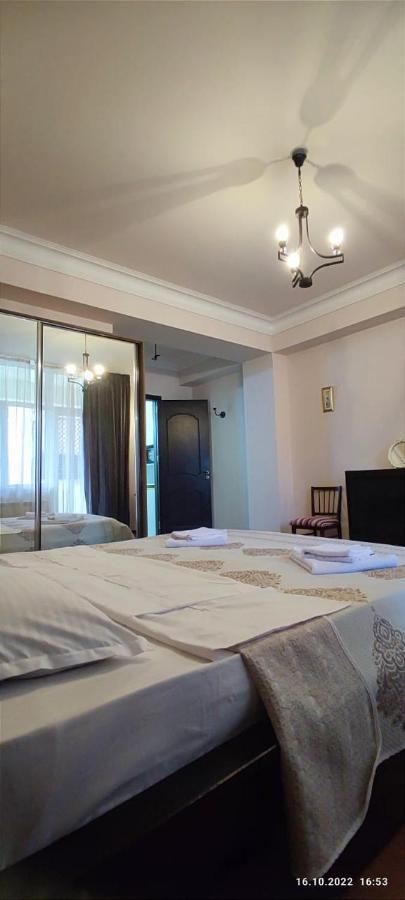 1 Bedroom Unit With Patio Tbilisi Ngoại thất bức ảnh